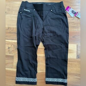 Nygard Luxe Slims Black Capris with White Trim